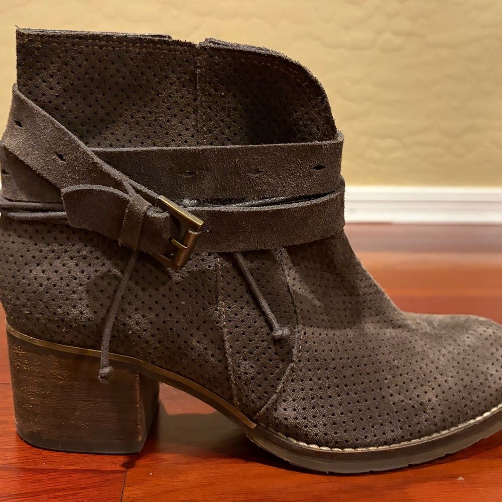 Samya Dark Brown Ankle Booties